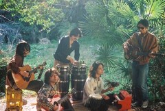 HAPPYが最新アルバムのアナログ化記念したイベント開催、昨年の「FRUEZINHO」ライブ映像公開