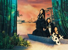 IS:SUE（撮影：フジイセイヤ［W］）