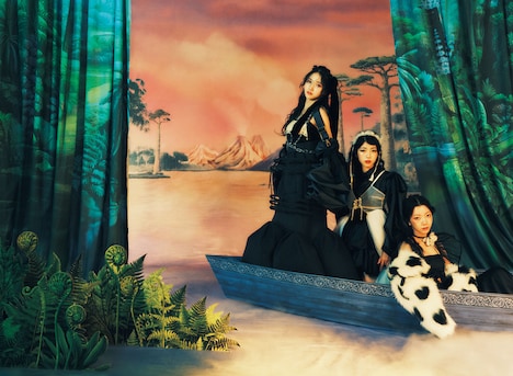 IS:SUE（撮影：フジイセイヤ［W］）