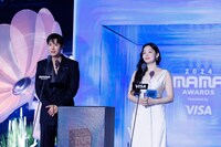 コンミョンとキム・ミンハ。(c)CJ ENM Co., Ltd, All Rights Reserved