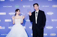 イ・へソンとハンへ。(c)CJ ENM Co., Ltd, All Rights Reserved