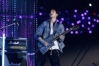 TOENZEでギターを担当したJAY（ENHYPEN）。(c)CJ ENM Co., Ltd, All Rights Reserved