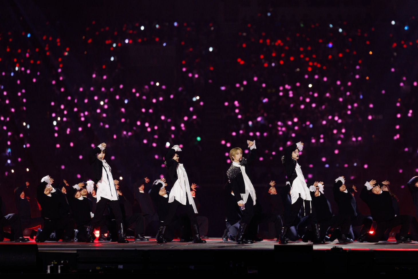 TOMORROW X TOGETHER (c)CJ ENM Co., Ltd, All Rights Reserved