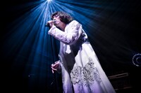 志磨遼平（Vo）（撮影：森好弘）