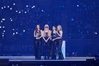 「SONG OF THE YEAR」を獲得したaespa。