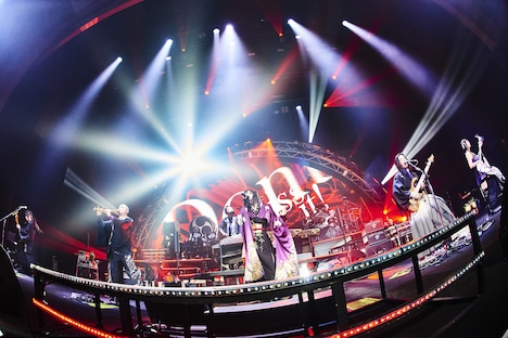 「和楽器バンド Japan Tour 2024 THANKS ～八奏ノ音～」東京・LINE CUBE SHIBUYA（渋谷公会堂）公演の様子。（撮影：上溝恭香）