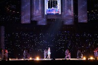 BIBIのステージの様子。 (c)CJ ENM Co., Ltd, All Rights Reserved