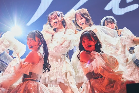 「≠ME 全国ツアー追加公演2024『修学旅行、同じ班がいいな。』」の様子。(c)YOANI