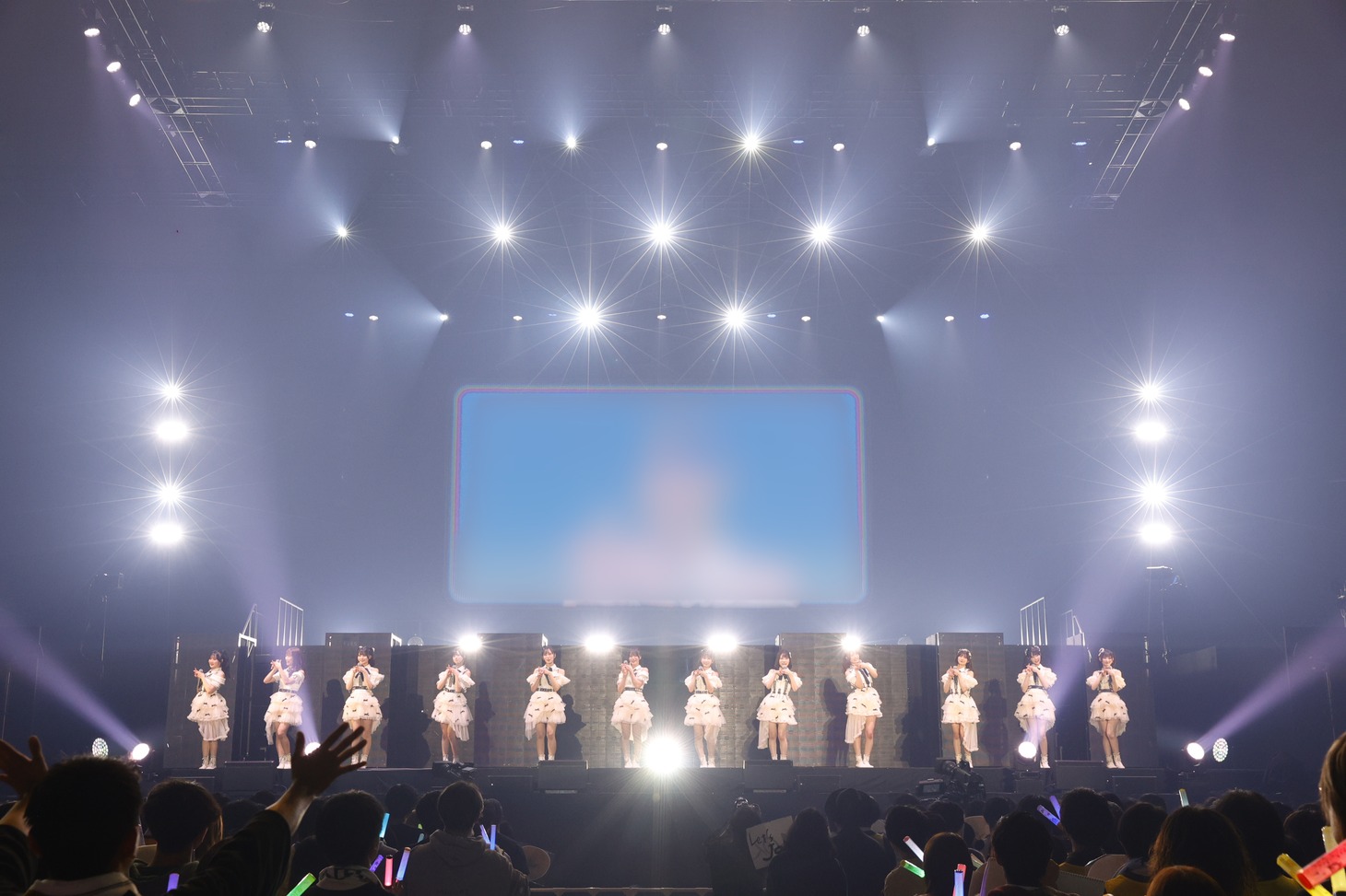 「≒JOYホールツアー2024『今日から君は恋人』」ファイナル公演の様子。(c)YOANI
