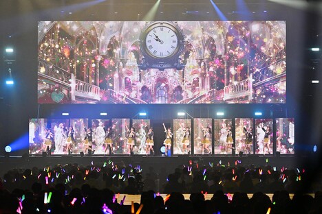 「≒JOYホールツアー2024『今日から君は恋人』」ファイナル公演の様子。(c)YOANI