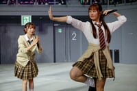 「STARDUST THE PARTY 2024」出演アイドル最年長の真山りかと佐々木彩夏。（提供：スターダストプロモーション）