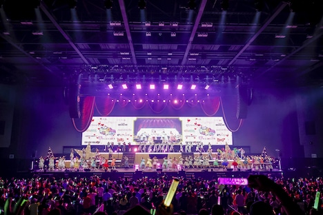 超ときめき♡宣伝部「最上級にかわいいの！」を歌う「STARDUST THE PARTY 2024」の出演アイドルたち。（提供：スターダストプロモーション）