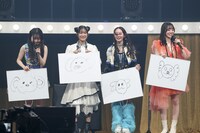 お絵描き伝言ゲームの様子。（提供：スターダストプロモーション）