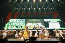 私立恵比寿中学「シンガロン・シンガソン」を歌うENFJ（主人公型）のメンバー。（提供：スターダストプロモーション）