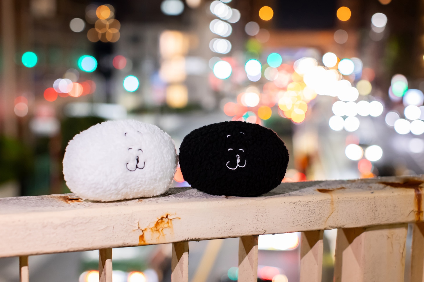 左からともだち、ともだちのともだち。