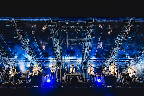 aikoと東京スカパラダイスオーケストラ。（撮影：青木カズロー）