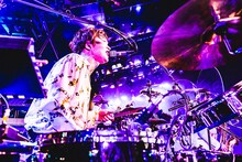 茂木欣一（Dr）（撮影：青木カズロー）