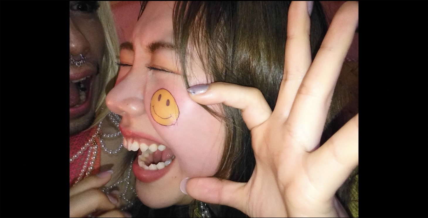 眉村ちあき「Hangover」ミュージックビデオより。