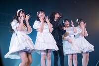 ツアーファイナルで「KARESHIいるんだって」を披露する清 竜人25。