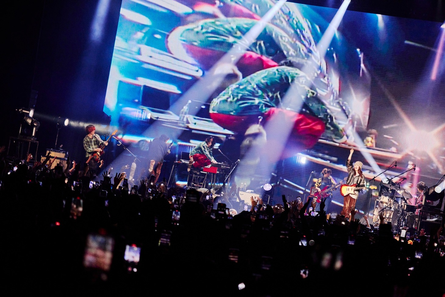 にしな「ZEPP TOUR 2024『SUPER COMPLEX』」東京公演の様子。（Photo by Tatsuki Nakata）