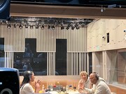 「オールナイトニッポンPODCAST トム・ブラウンのニッポン放送圧縮計画」収録の様子。