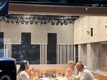 「オールナイトニッポンPODCAST トム・ブラウンのニッポン放送圧縮計画」収録の様子。