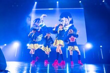 私立恵比寿中学の「売れたいエモーション！」を歌うでんぱユニット。