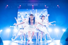 「サクラあっぱれーしょん」を披露するでんぱ組.inc。