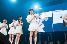 一首したためる鹿目凛（でんぱ組.inc）。