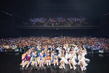 「ライブナタリー でんぱ組.inc × 私立恵比寿中学 ～ヘロー！ウェルカム！踊るでんぱえび共和国～」の様子。