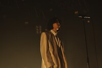 松田歩（Vo）（撮影：服部恭平）