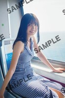 乃木坂46 五百城茉央 1st写真集「未来の作り方」特典ポストカード（くまざわ書店）（撮影：藤原宏）