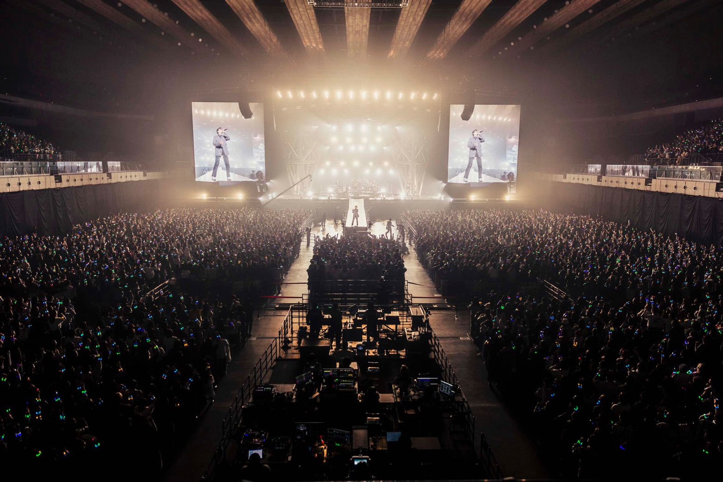 DISH//「群青飛行」東京公演の様子。（Photo by Ray Otabe）