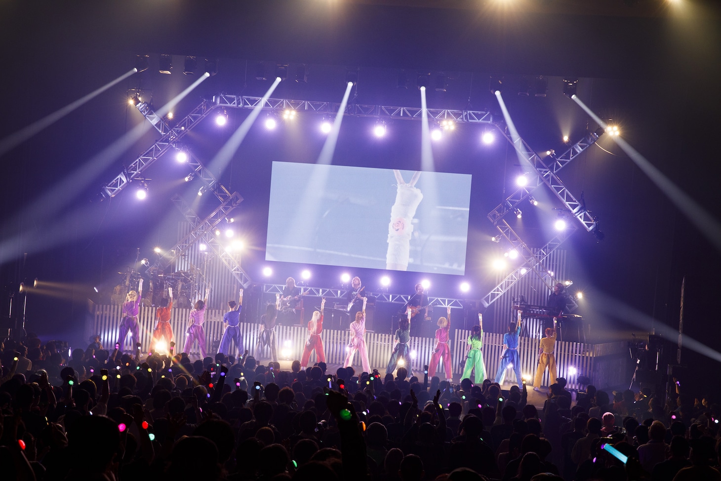 GANG PARADE「TO BE BORN」の様子。（Photo by sotobayashi kenta）
