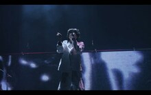 imase「Dried Flower」ライブ映像より。