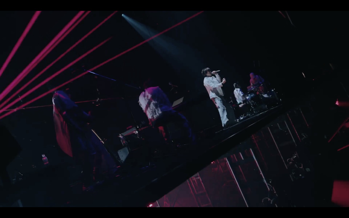 imase「Dried Flower」ライブ映像より。