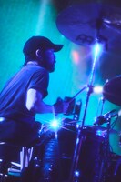 佐藤栄太郎（Dr）（撮影：鳥居洋介、三浦大輝）