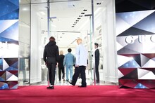 グッチ六本木店内に帰っていくBE:FIRST。