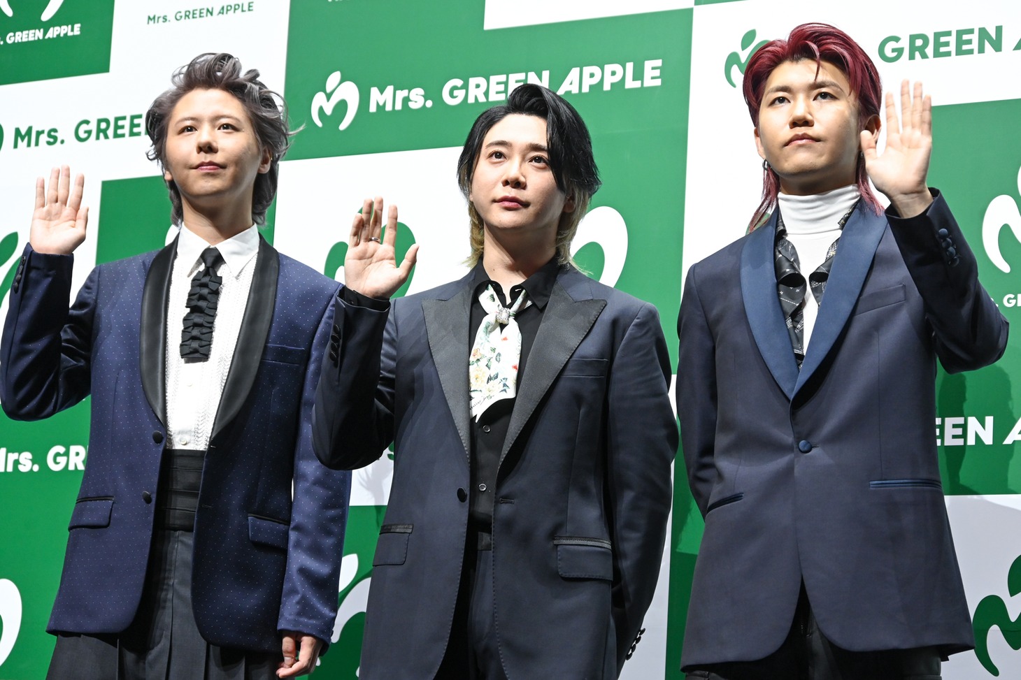 Mrs. GREEN APPLE