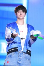 HUENINGKAI (P)&(C) BIGHIT MUSIC