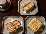 クアトロラボで提供されるサンドイッチ(カツ・タマゴ・ハム)。