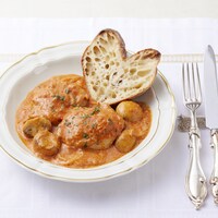 「冬が寒くてよかったね～愛のバゲットを添えて～（チキンのロゼクリーム煮）」