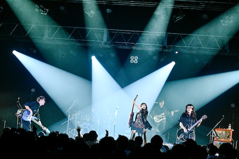 山本彩のライブの様子。（撮影：高田梓）