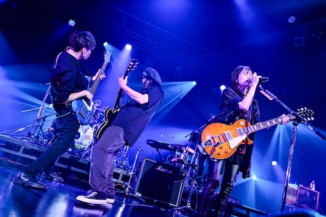 山本彩のライブの様子。（撮影：高田梓）