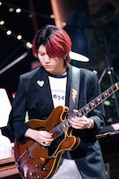 若井滉斗（G）（撮影：田中聖太郎写真事務所）