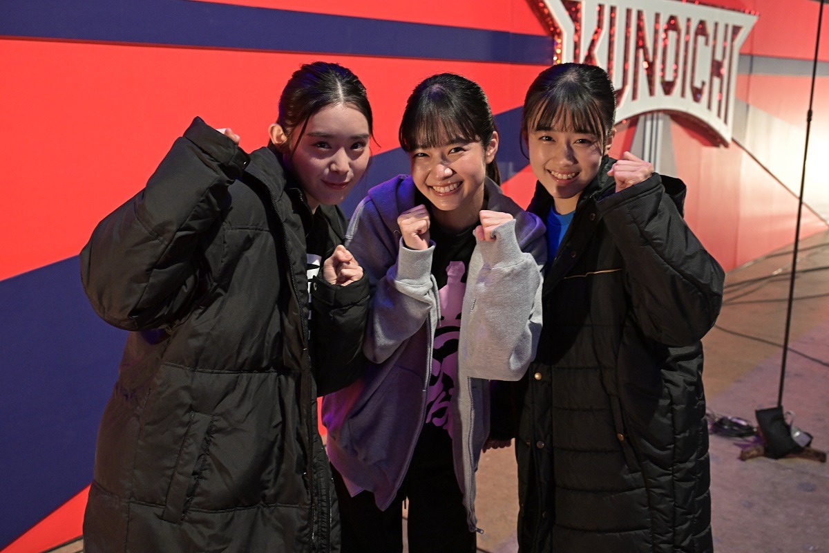 左から風見和香（私立恵比寿中学）、結城りな（ukka）、岩本理瑚（僕が見たかった青空）。 (c)TBS