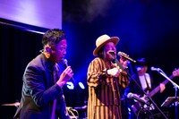 GAKU-MCとMummy-D。（撮影：樋口涼）