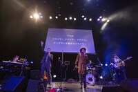 GAKU-MCとMummy-D。（撮影：樋口涼）