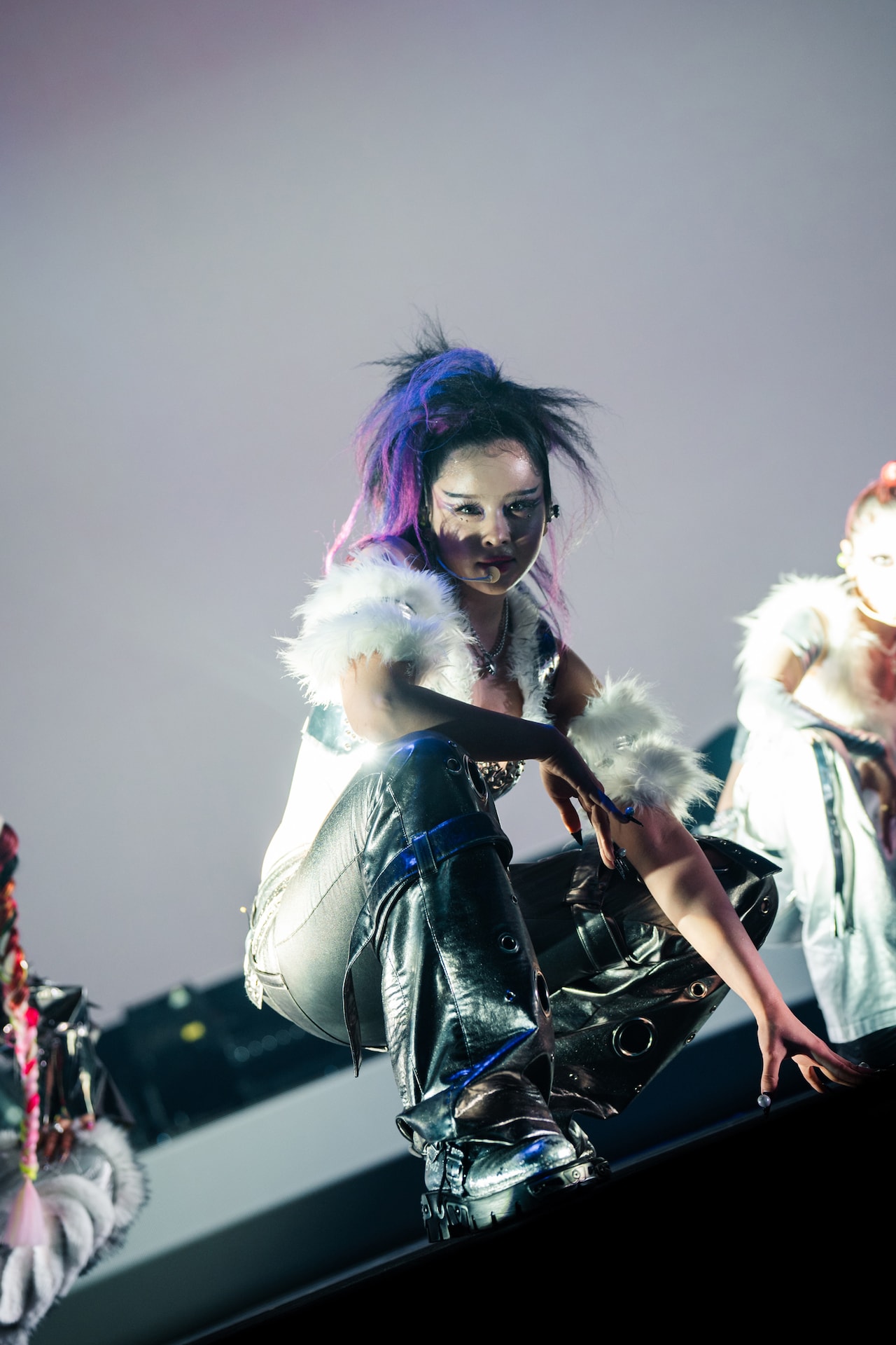 ミュージシャン \"The first HOWL\" FINALVintageCrewNeckTee XG、ワールドツアー「XG 1st WORLD TOUR “The first HOWL”」中南米の