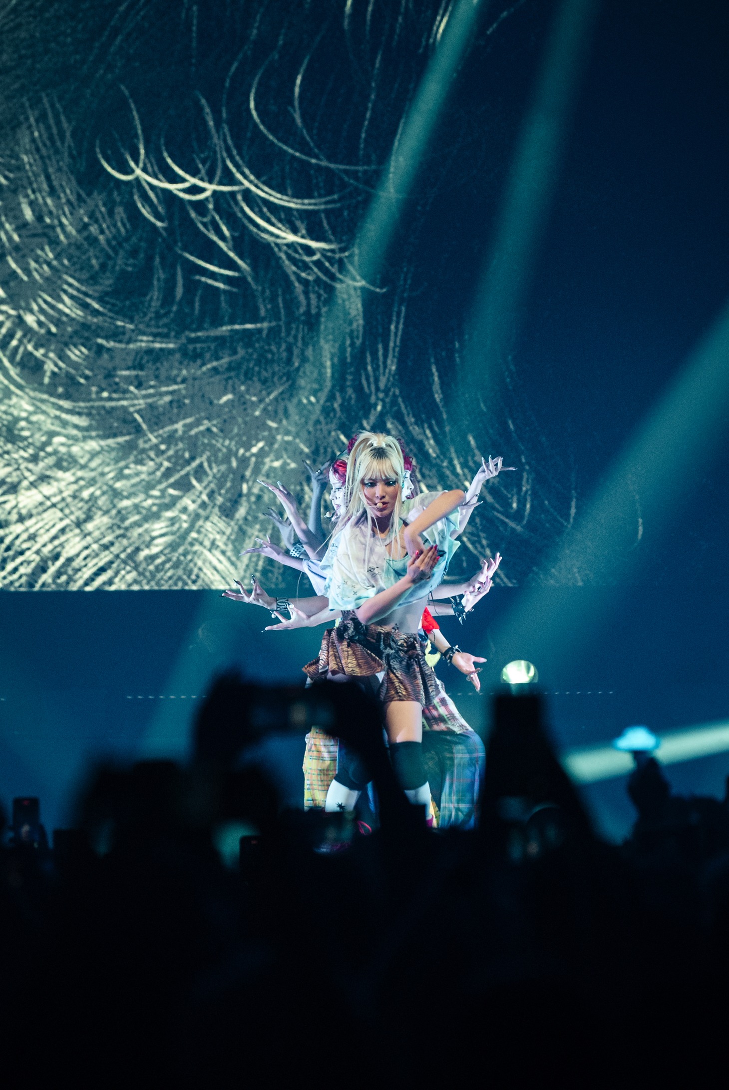 「XG 1st WORLD TOUR "The first HOWL"」ベルリン公演の様子。
